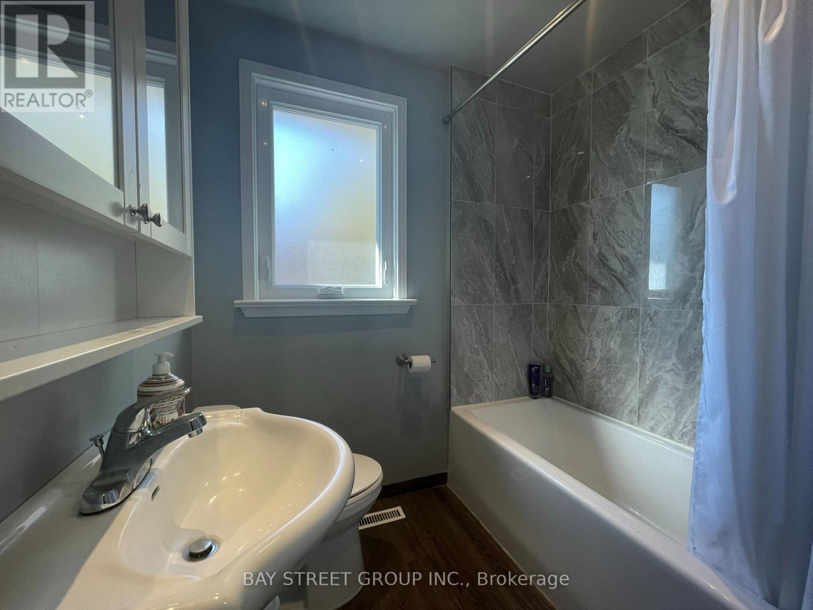 2175 Wiseman Court, Mississauga, Ontario  L5J 1P3 - Photo 15 - W12449872