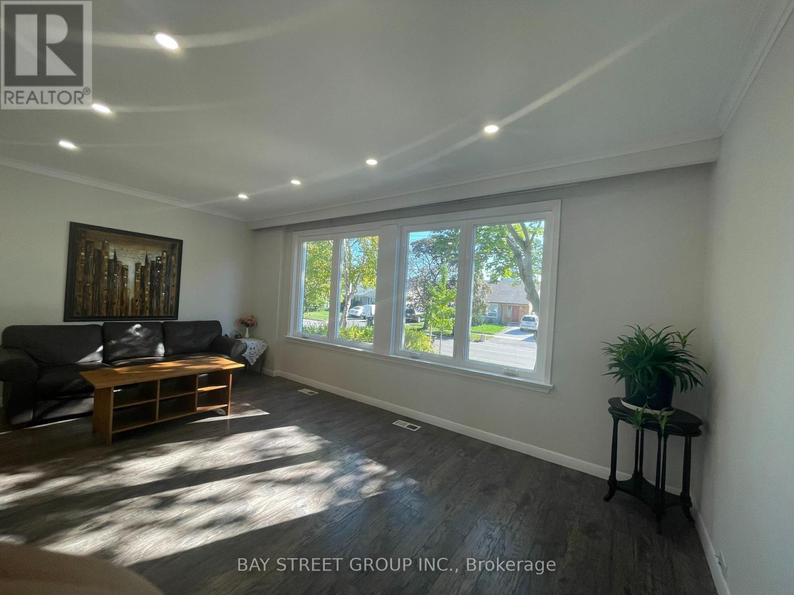 2175 Wiseman Court, Mississauga, Ontario  L5J 1P3 - Photo 3 - W12449872