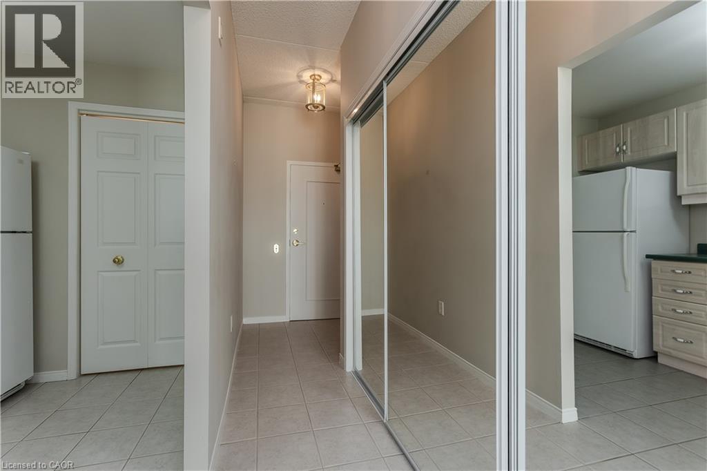 2075 Amherst Heights Drive Unit# 401, Burlington, Ontario  L7P 5B8 - Photo 6 - 40777203