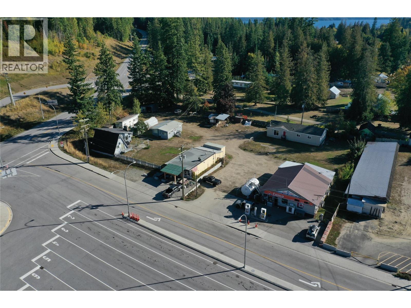 450 Balfour Ferry Road, Balfour, British Columbia  V0G 1C0 - Photo 2 - 10365237