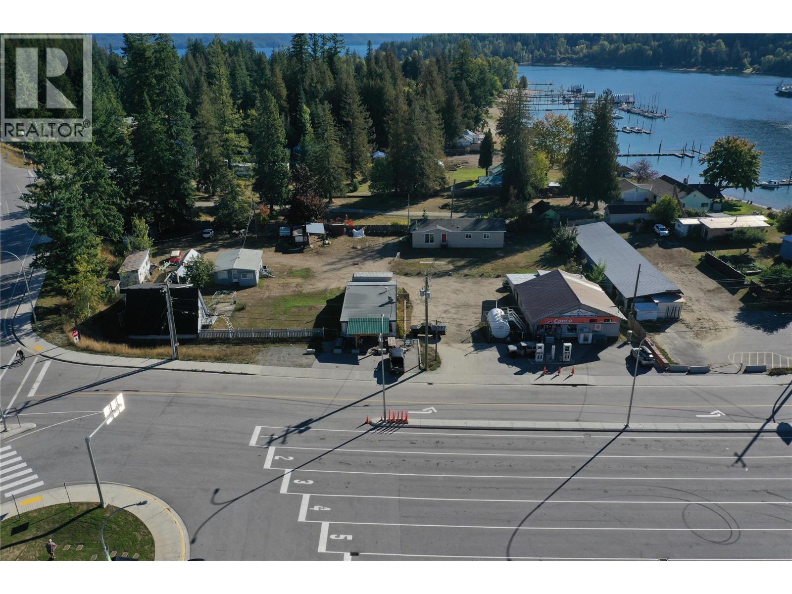 450 Balfour Ferry Road, Balfour, British Columbia  V0G 1C0 - Photo 3 - 10365237