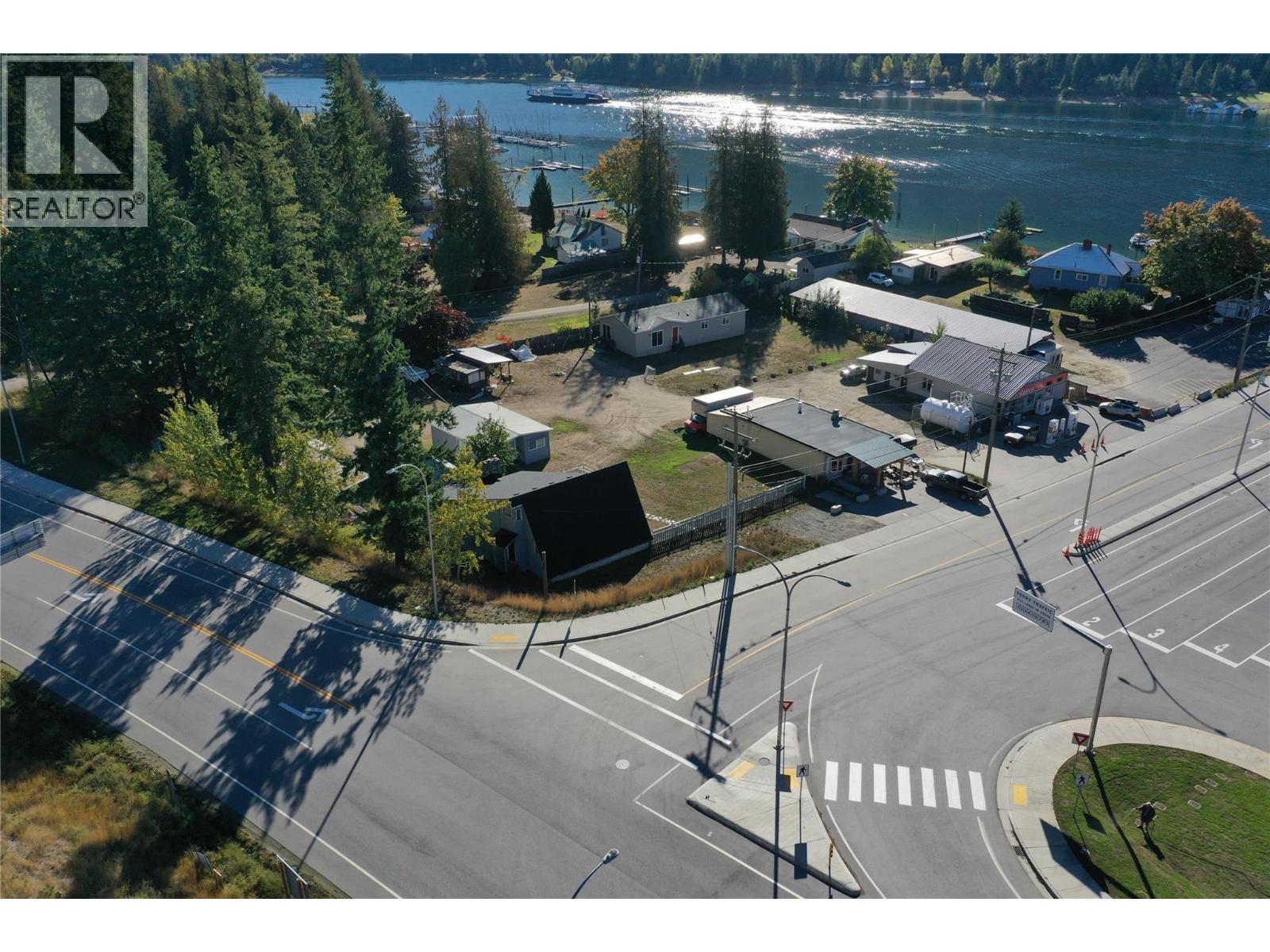 450 Balfour Ferry Road, Balfour, British Columbia  V0G 1C0 - Photo 4 - 10365237