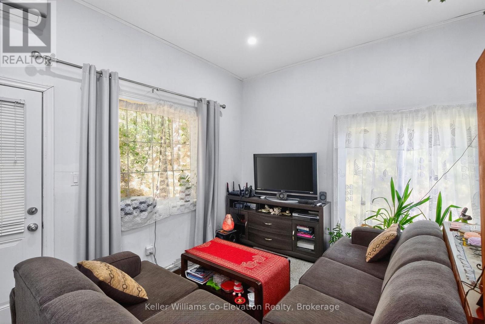 44 Brawton Drive, Caledon, Ontario  L7E 0E1 - Photo 3 - W12450413