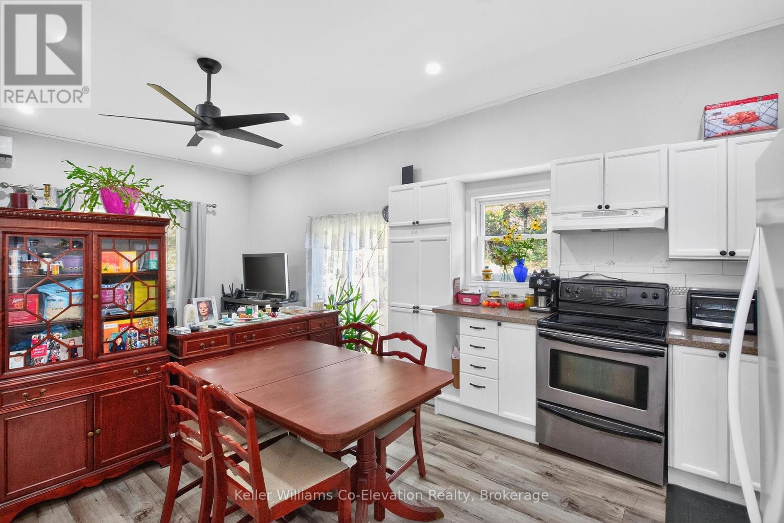 44 Brawton Drive, Caledon, Ontario  L7E 0E1 - Photo 5 - W12450413