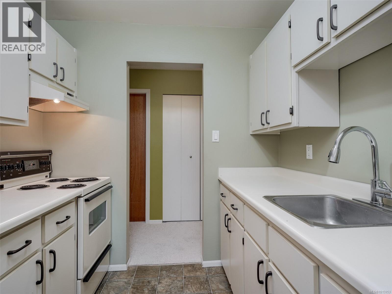 302 859 Carrie St, Esquimalt, British Columbia  V9A 5R5 - Photo 8 - 1015953