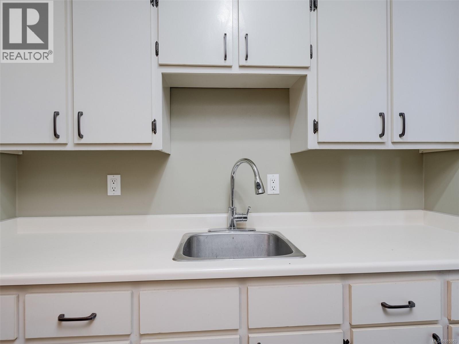 302 859 Carrie St, Esquimalt, British Columbia  V9A 5R5 - Photo 9 - 1015953
