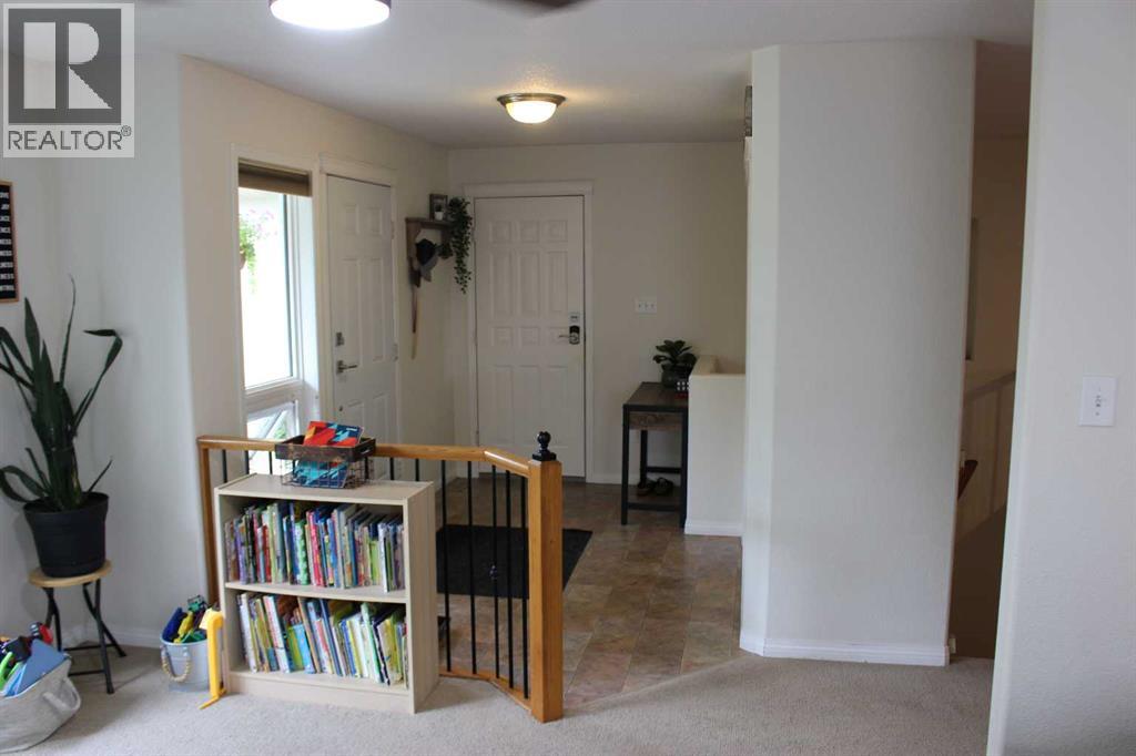 405 Willow Place, Picture Butte, Alberta  T0K 1V0 - Photo 4 - A2249520