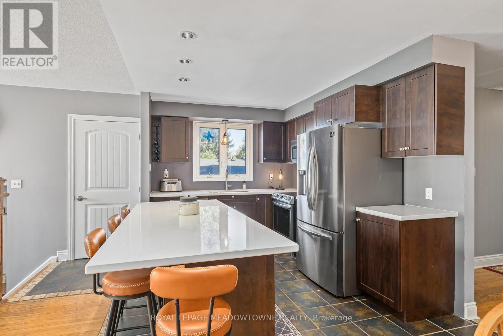 23 Shirley Street, Orangeville, Ontario  L9W 2T3 - Photo 8 - W12450252