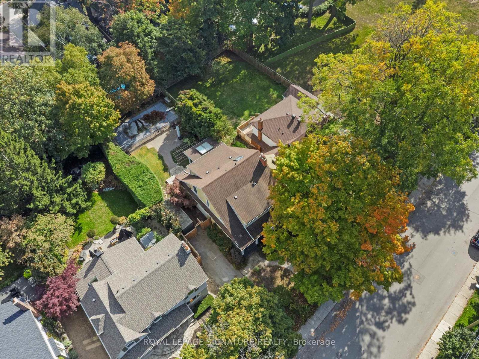324 Spruce Street, Oakville, Ontario  L6J 2H1 - Photo 5 - W12450271