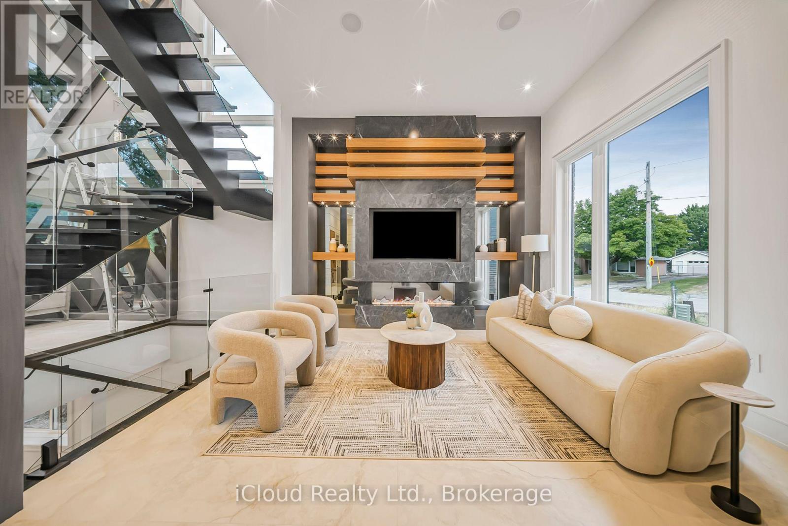 1374 Tansley Drive, Oakville, Ontario  L6L 2N4 - Photo 7 - W12450307