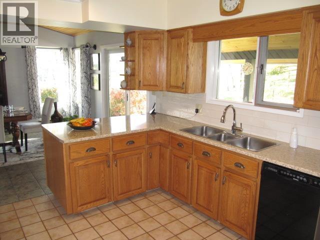 4838 Telqua Drive, 108 Mile Ranch, British Columbia  V0K 2Z0 - Photo 8 - R3055907