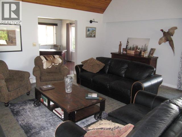 4838 Telqua Drive, 108 Mile Ranch, British Columbia  V0K 2Z0 - Photo 13 - R3055907