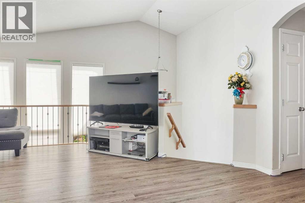 409 Red Crow Boulevard W, Lethbridge, Alberta  T1K 7H8 - Photo 4 - A2252000