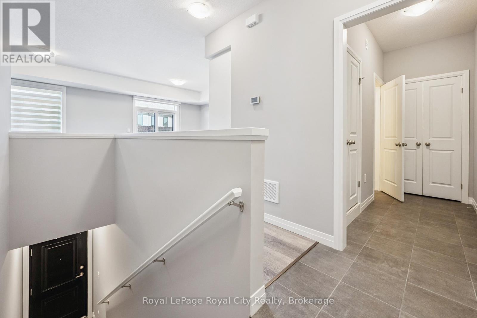 24 Arabella Drive, Guelph, Ontario  N1L 1B3 - Photo 3 - X12450326
