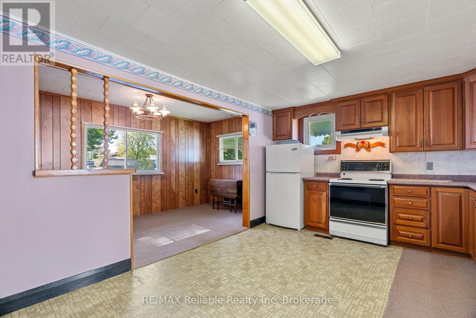 67 Jarvis Street N, Huron East, Ontario  N0K 1W0 - Photo 15 - X12450342
