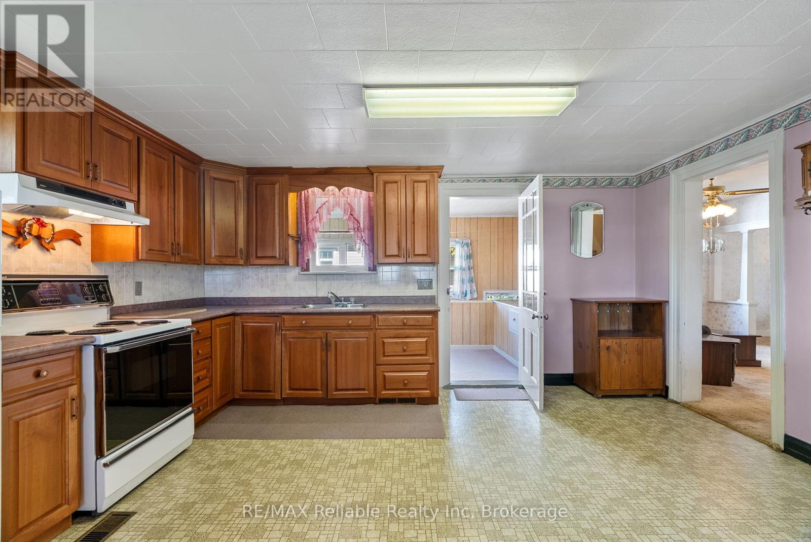 67 Jarvis Street N, Huron East, Ontario  N0K 1W0 - Photo 20 - X12450342