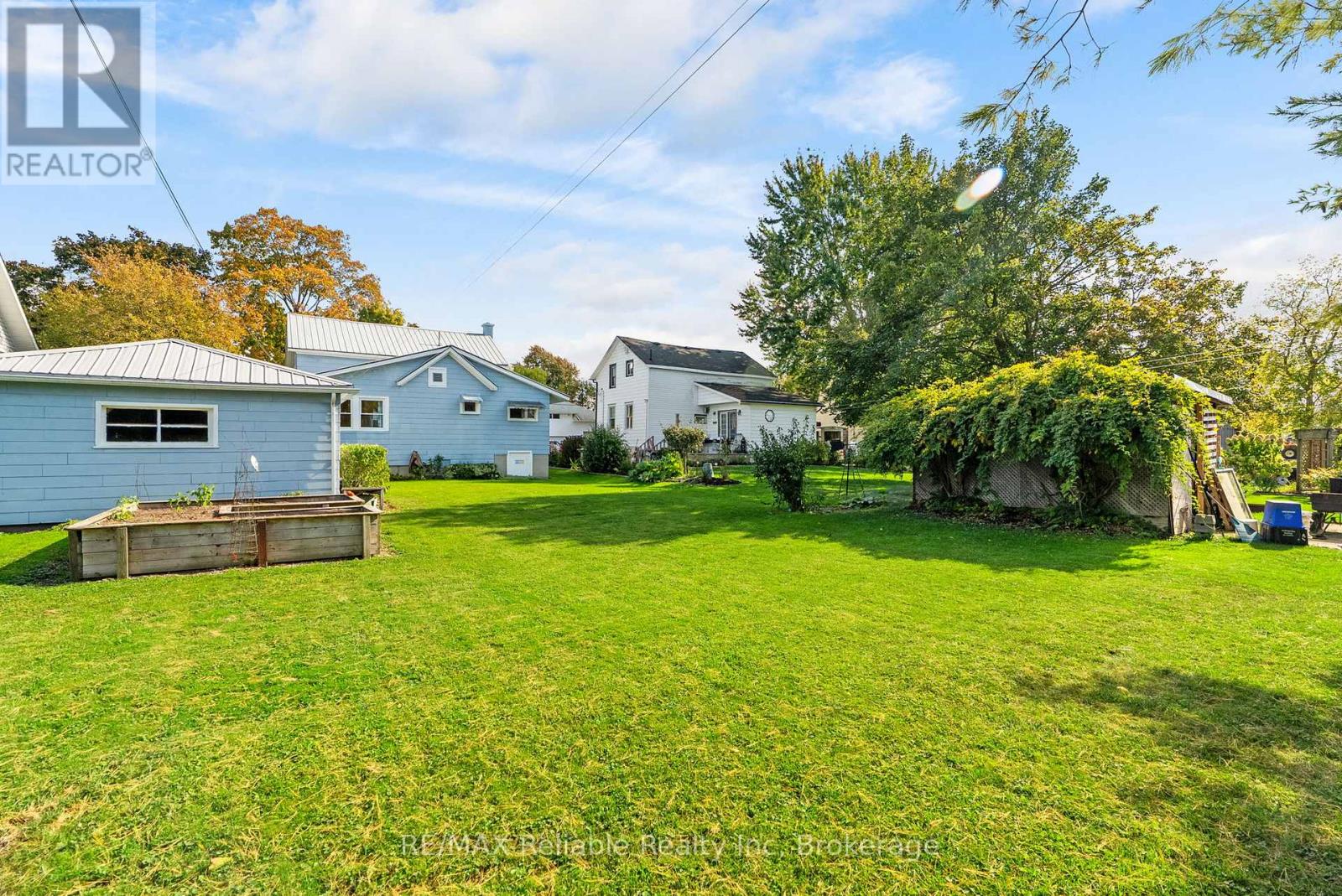 67 Jarvis Street N, Huron East, Ontario  N0K 1W0 - Photo 37 - X12450342
