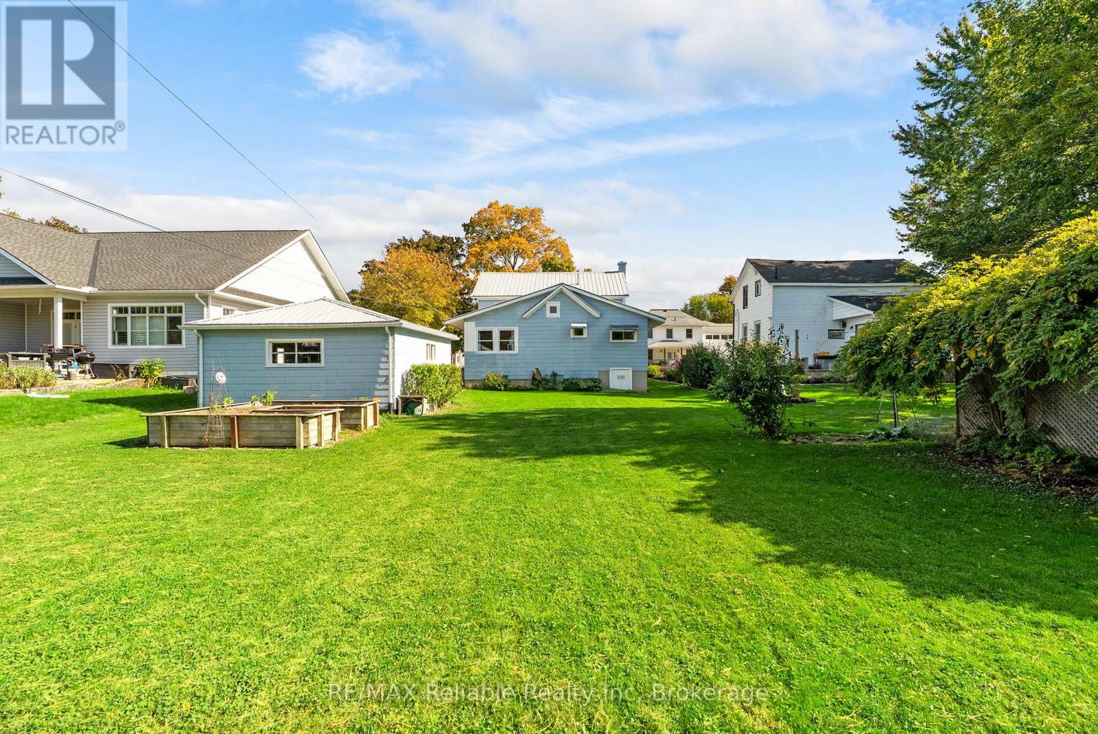 67 Jarvis Street N, Huron East, Ontario  N0K 1W0 - Photo 38 - X12450342