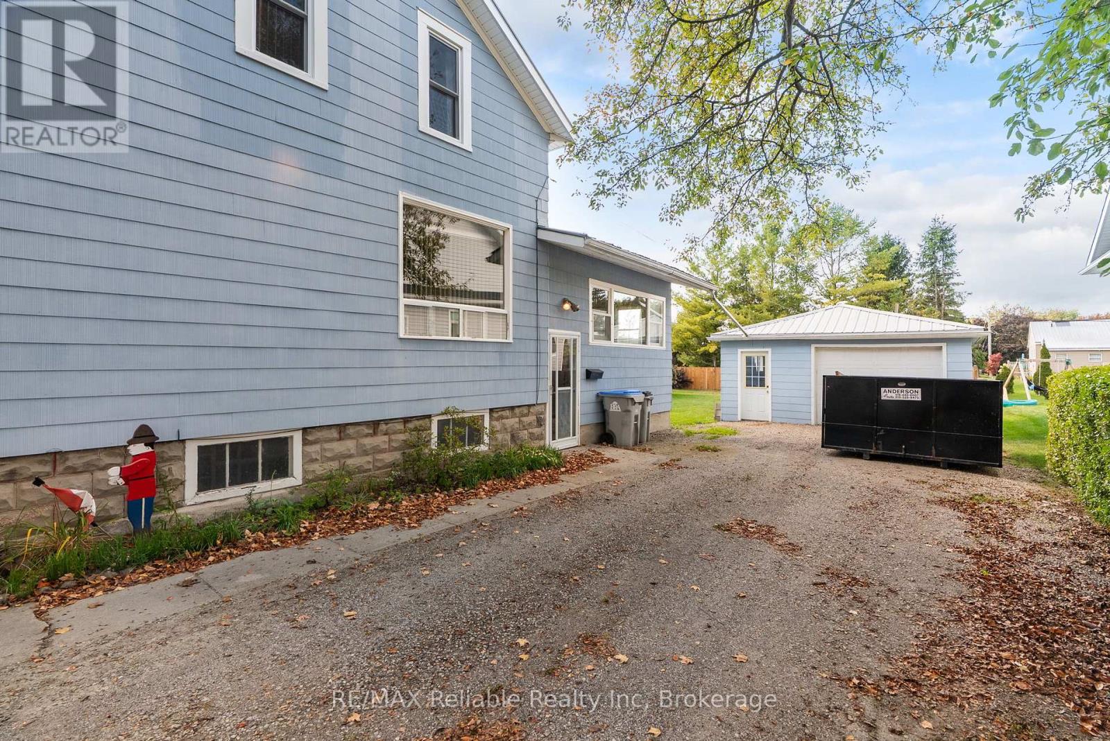 67 Jarvis Street N, Huron East, Ontario  N0K 1W0 - Photo 40 - X12450342