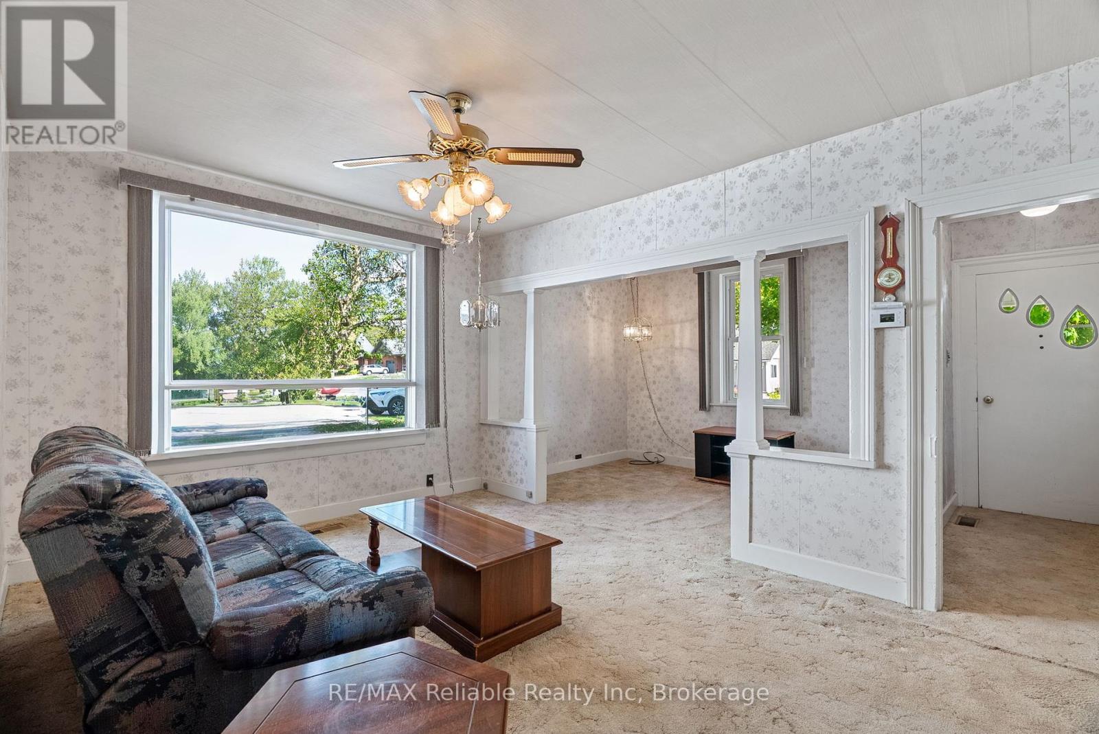67 Jarvis Street N, Huron East, Ontario  N0K 1W0 - Photo 6 - X12450342