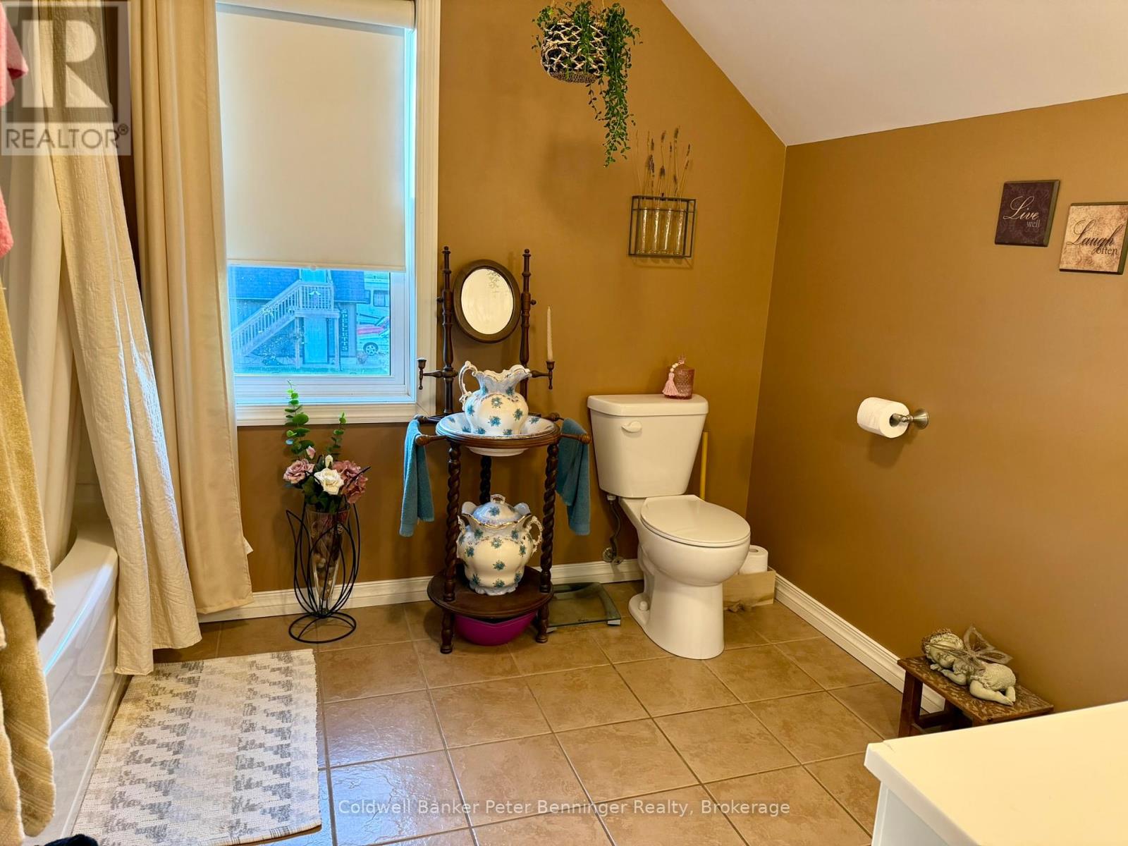 35 King Street, Brockton, Ontario  N0G 1J0 - Photo 25 - X12450354