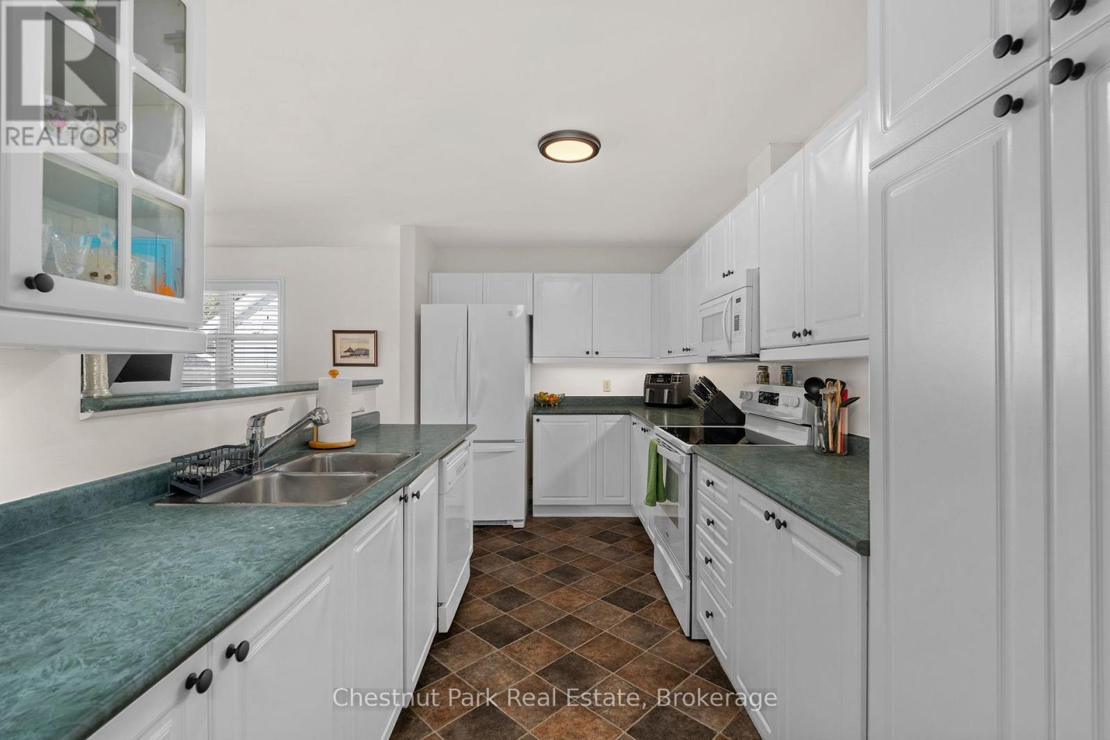 8 Coates Avenue, Bracebridge, Ontario  P1L 1Y5 - Photo 15 - X12450371