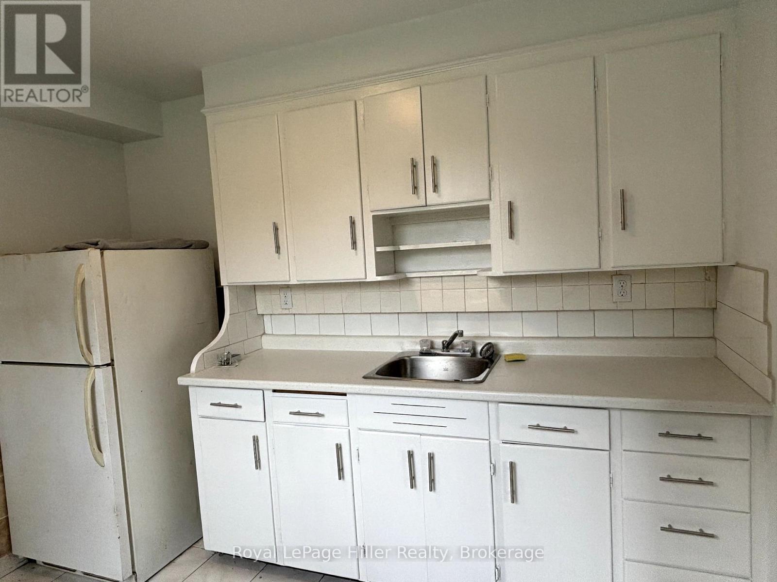 1 - 2 Churchill Circle, Stratford, Ontario  N5A 5Y5 - Photo 5 - X12450373