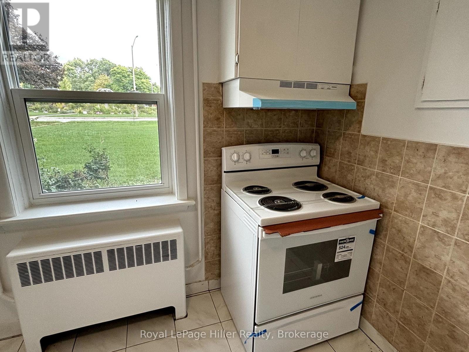 1 - 2 Churchill Circle, Stratford, Ontario  N5A 5Y5 - Photo 6 - X12450373