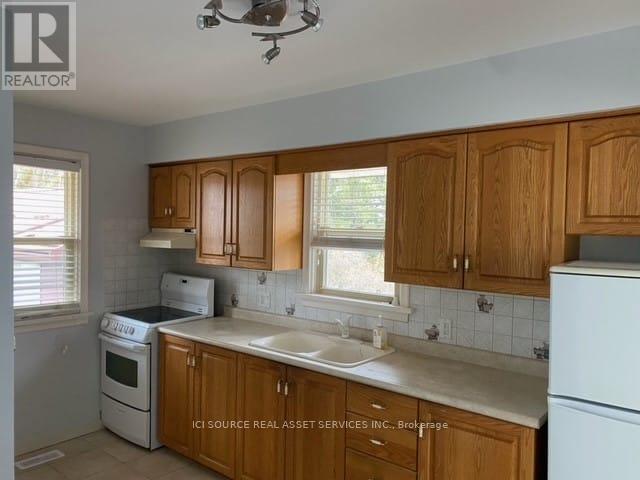 Main Fl - 107 Vancouver Drive, Guelph, Ontario  N1E 2G1 - Photo 5 - X12450253