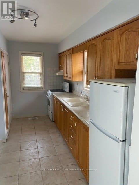 Main Fl - 107 Vancouver Drive, Guelph, Ontario  N1E 2G1 - Photo 6 - X12450253