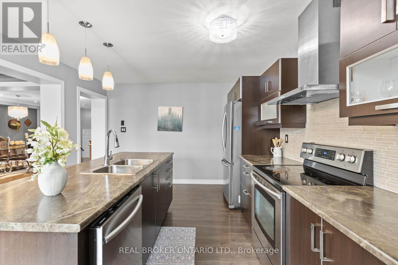 14 Carroll Lane, Brantford, Ontario  N3T 5L5 - Photo 10 - X12450256