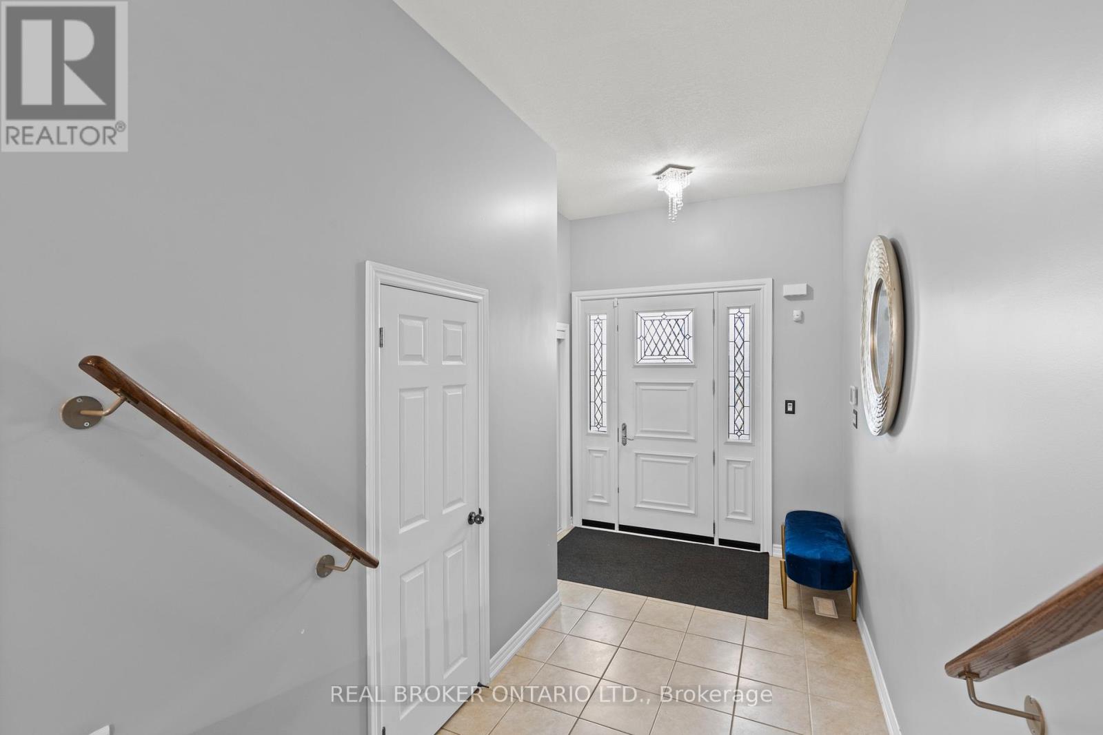 14 Carroll Lane, Brantford, Ontario  N3T 5L5 - Photo 4 - X12450256