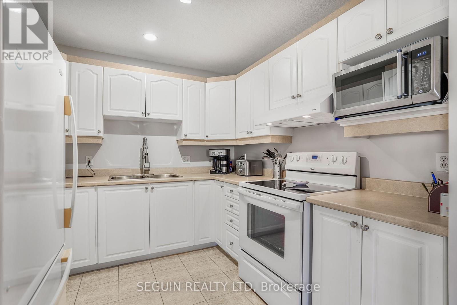 211 - 1505 Clement Street, Hawkesbury, Ontario  K6A 3V8 - Photo 12 - X12450421