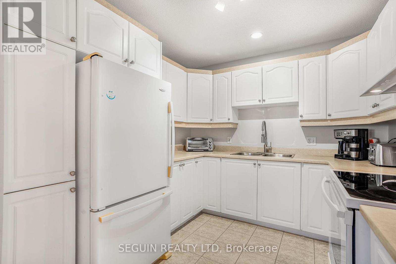 211 - 1505 Clement Street, Hawkesbury, Ontario  K6A 3V8 - Photo 13 - X12450421