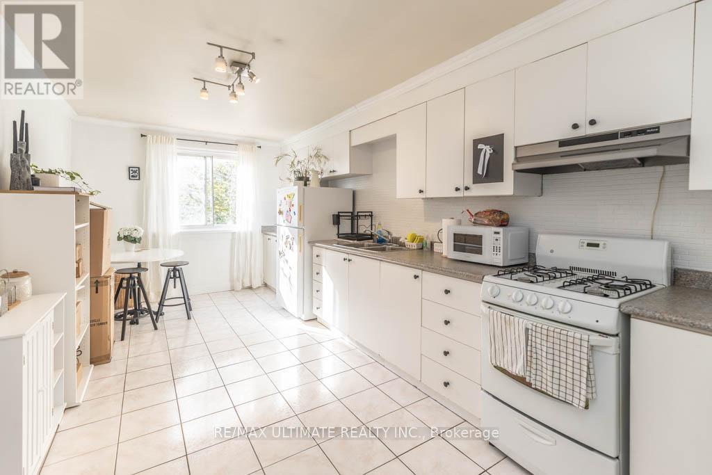 54 Brookfield Street, Toronto, Ontario  M6J 3A9 - Photo 3 - C12450330