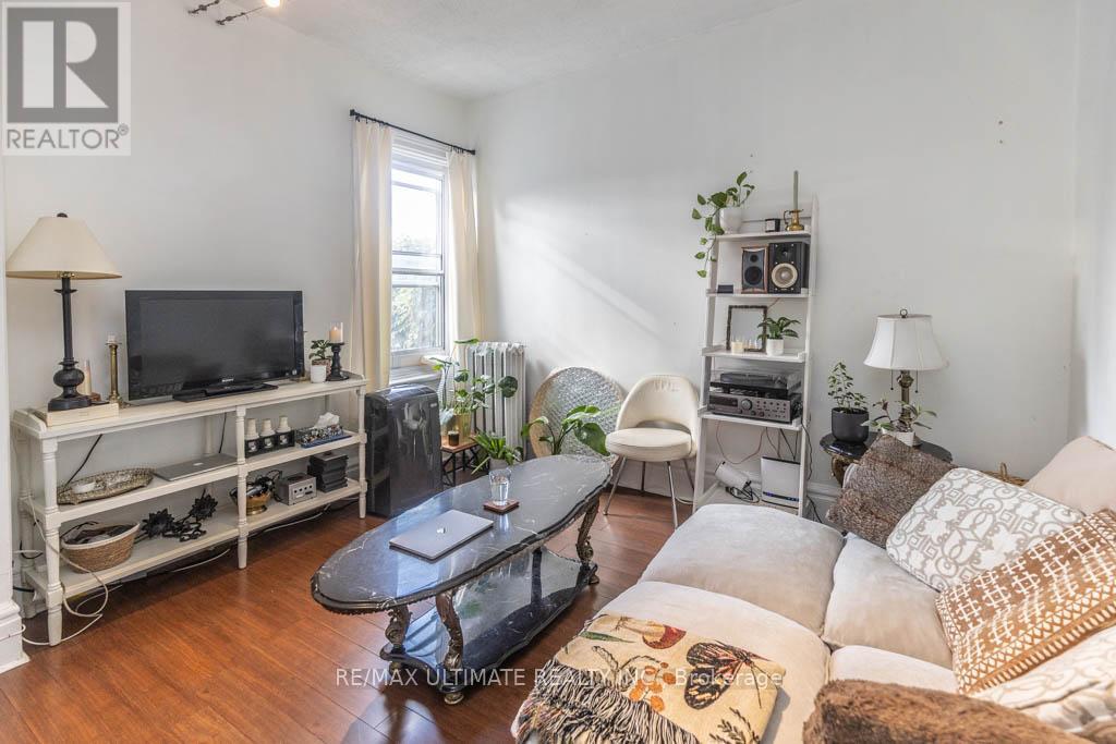 54 Brookfield Street, Toronto, Ontario  M6J 3A9 - Photo 9 - C12450330