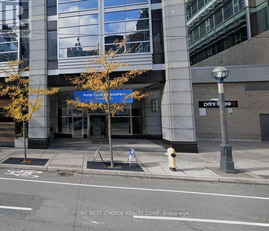 200 Front Street W, Toronto (Waterfront Communities), Ontario  M5V 3K2 - Photo 2 - C12450437