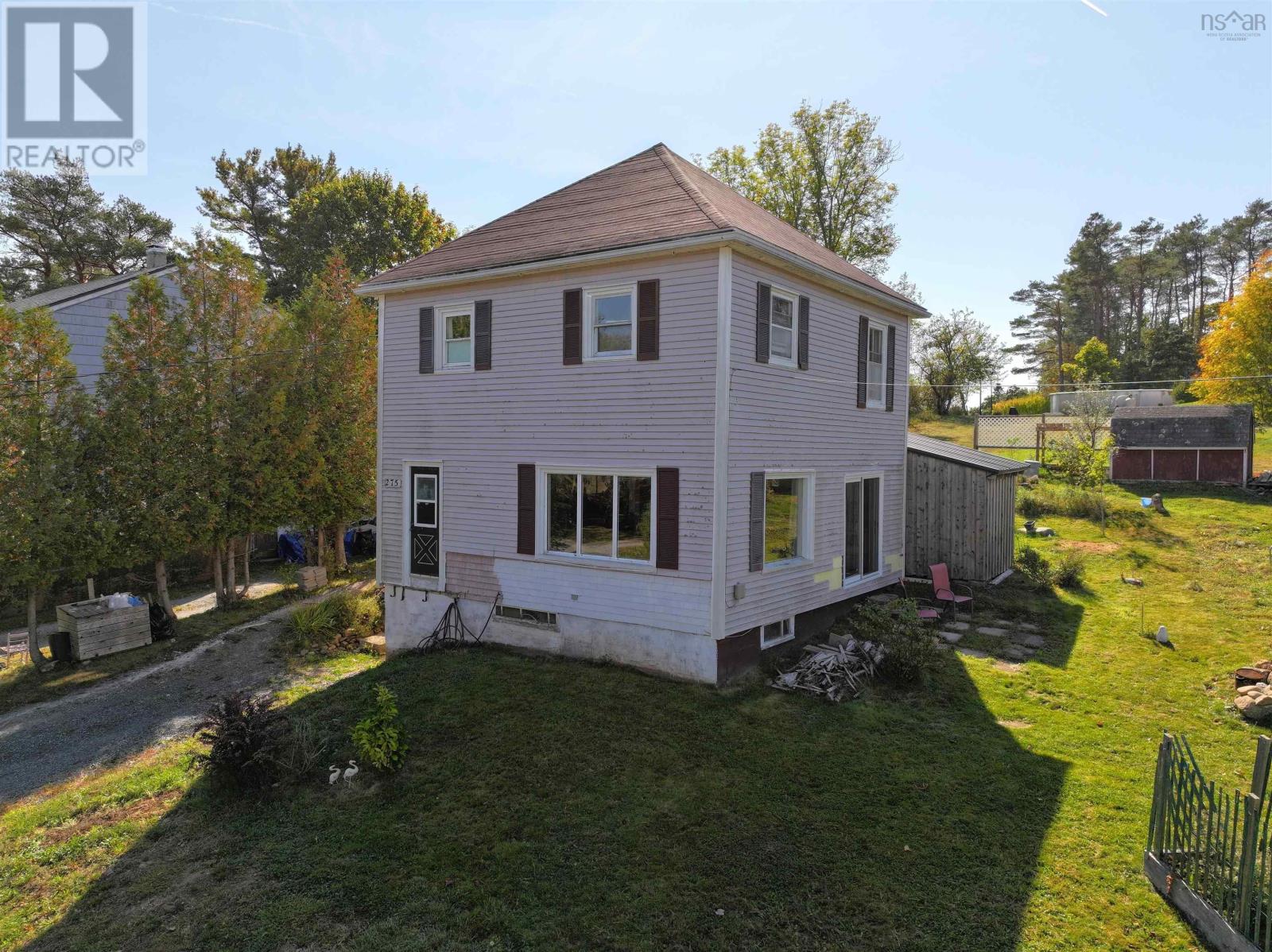 275 Dufferin Street, Lunenburg, Nova Scotia  B0J 2C0 - Photo 3 - 202525319