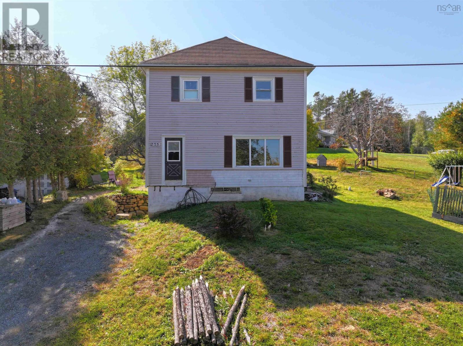 275 Dufferin Street, Lunenburg, Nova Scotia  B0J 2C0 - Photo 2 - 202525319