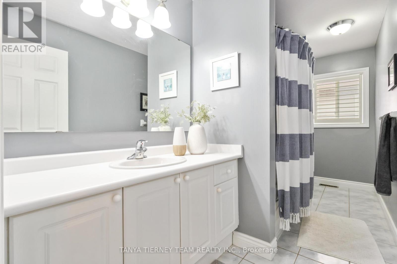 11 Claridge Crescent, Whitby (Taunton North), Ontario  L1R 3E2 - Photo 33 - E12450357