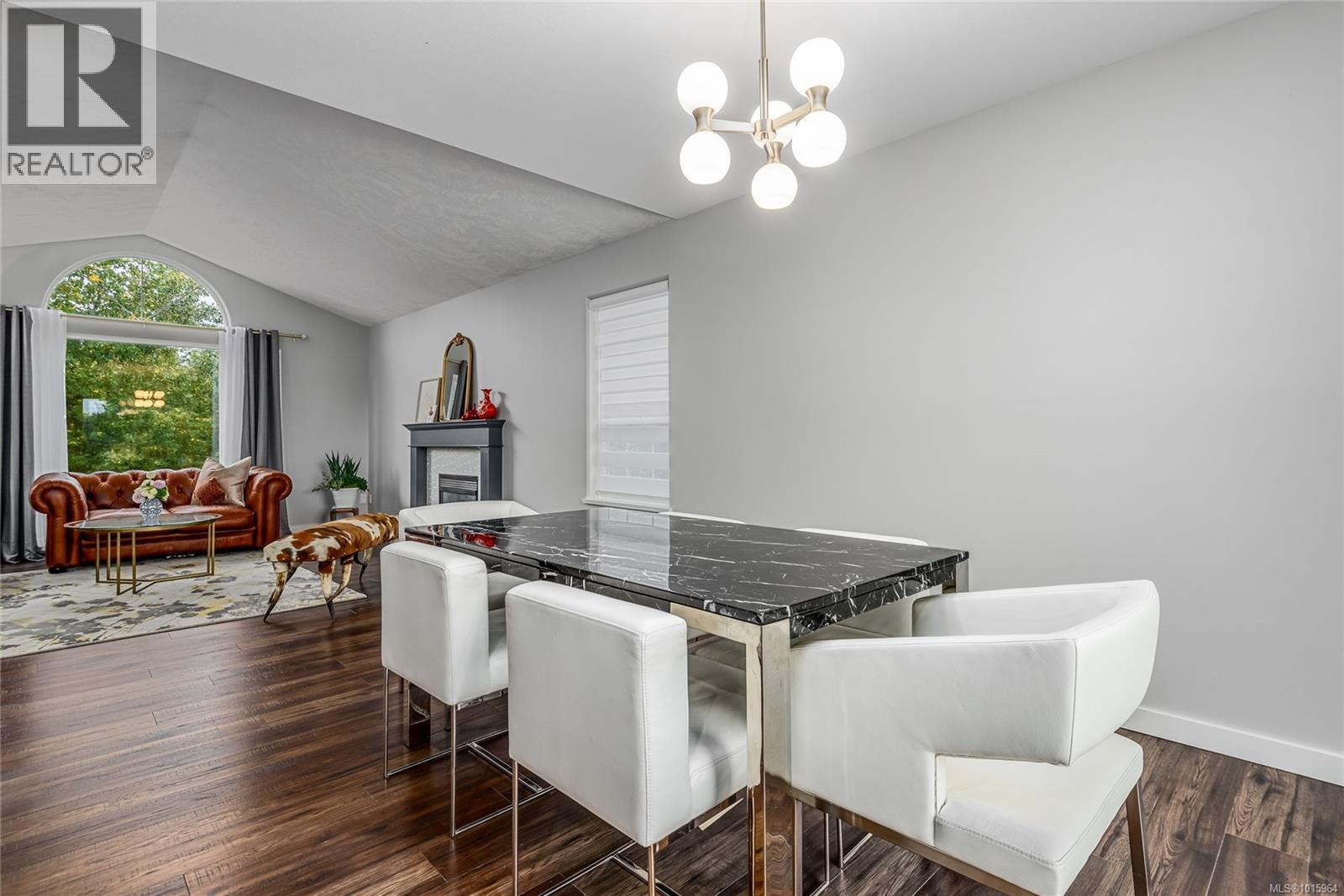 890 Waddington Cres, Courtenay, British Columbia  V9N 9H7 - Photo 4 - 1015964