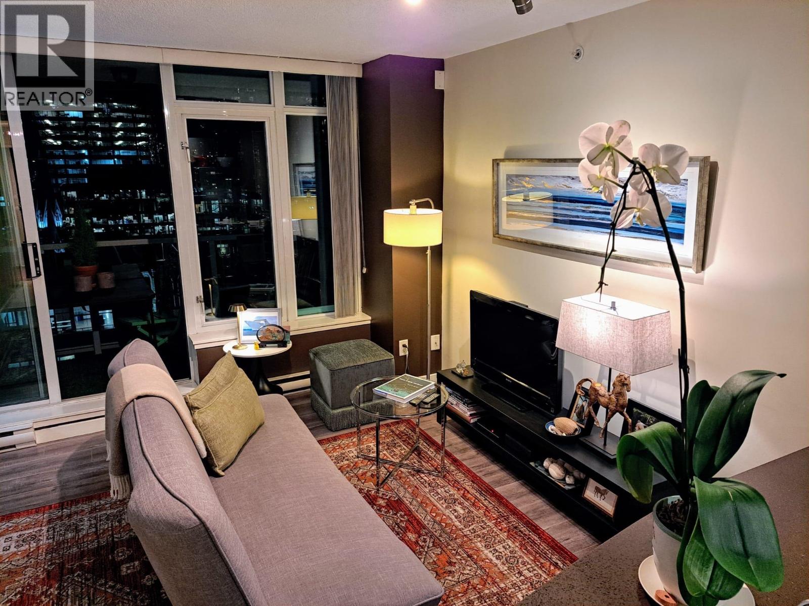 1611 610 Granville Street, Vancouver, British Columbia  V6C 3T3 - Photo 2 - R3055855