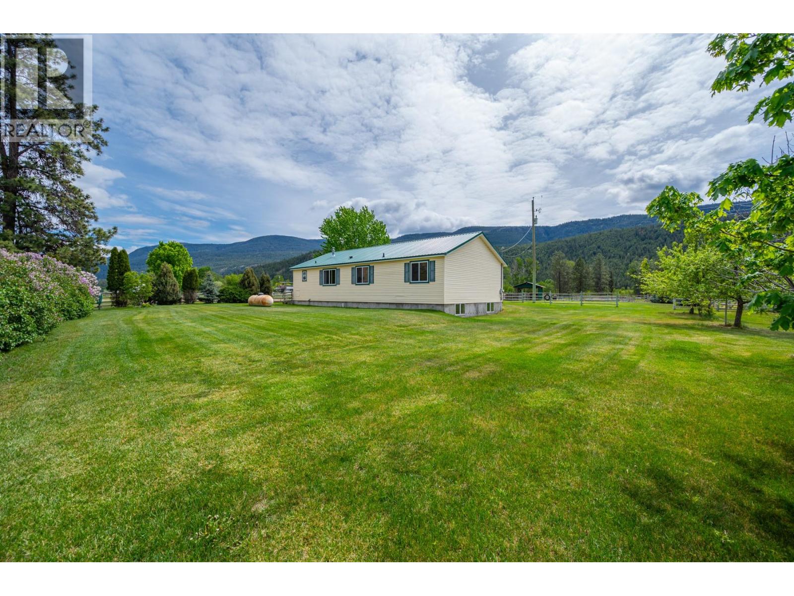 2225 Hazelhurst Road, Merritt, British Columbia  V1K 1N7 - Photo 42 - 10348446