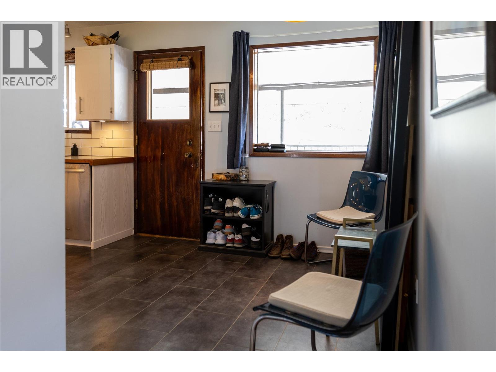 1324 Cedar Street, Nelson, British Columbia  V1L 2E8 - Photo 7 - 10359200