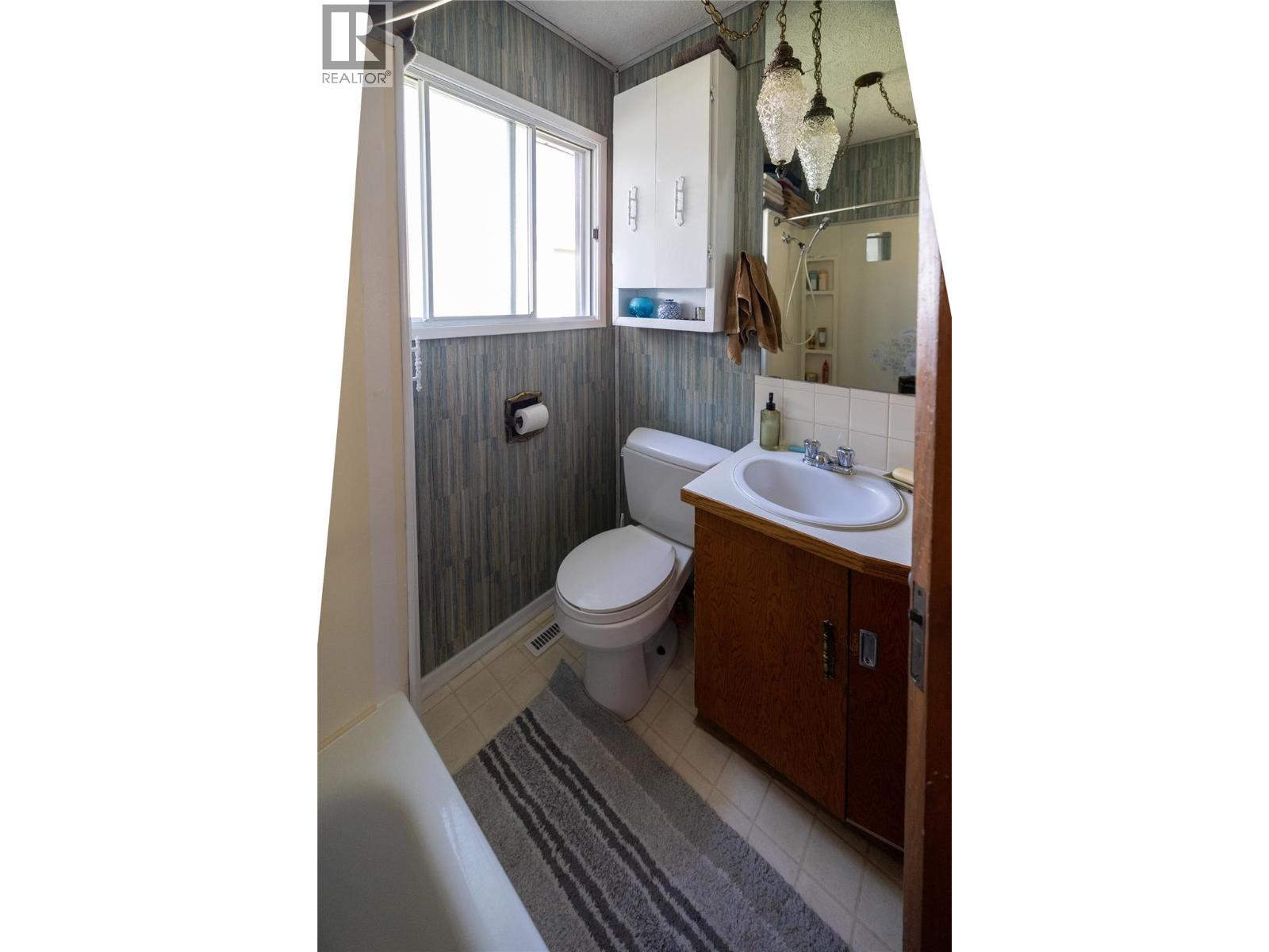 1324 Cedar Street, Nelson, British Columbia  V1L 2E8 - Photo 28 - 10359200