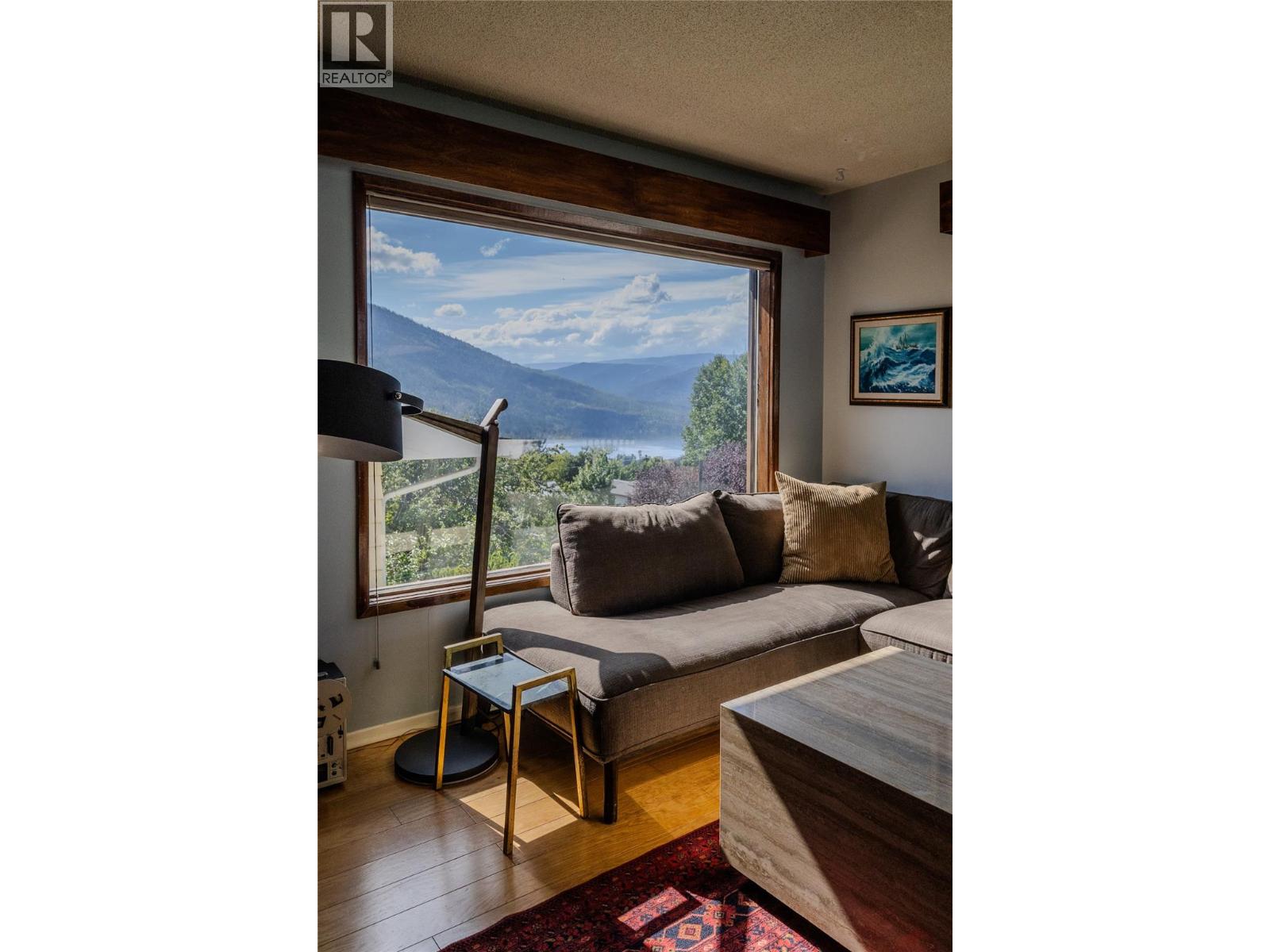 1324 Cedar Street, Nelson, British Columbia  V1L 2E8 - Photo 1 - 10359200