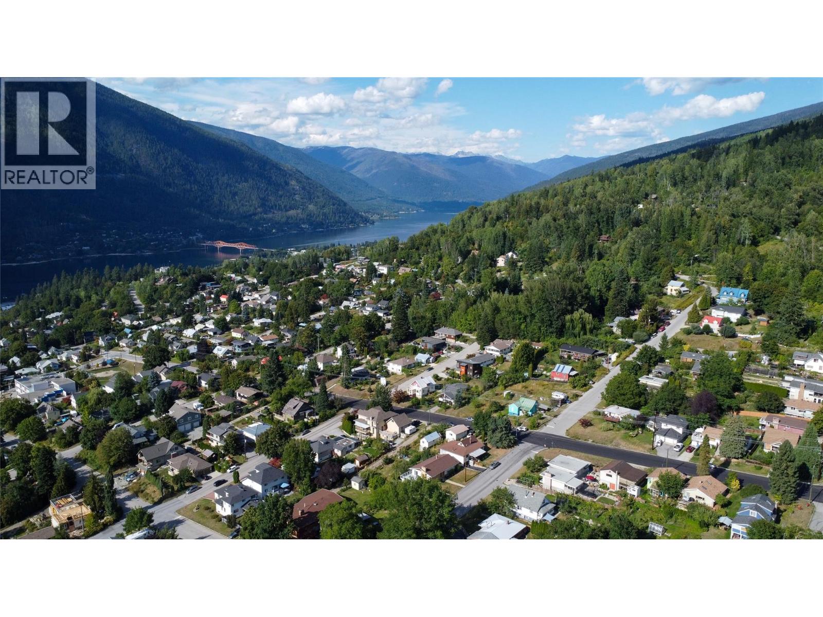 1324 Cedar Street, Nelson, British Columbia  V1L 2E8 - Photo 88 - 10359200