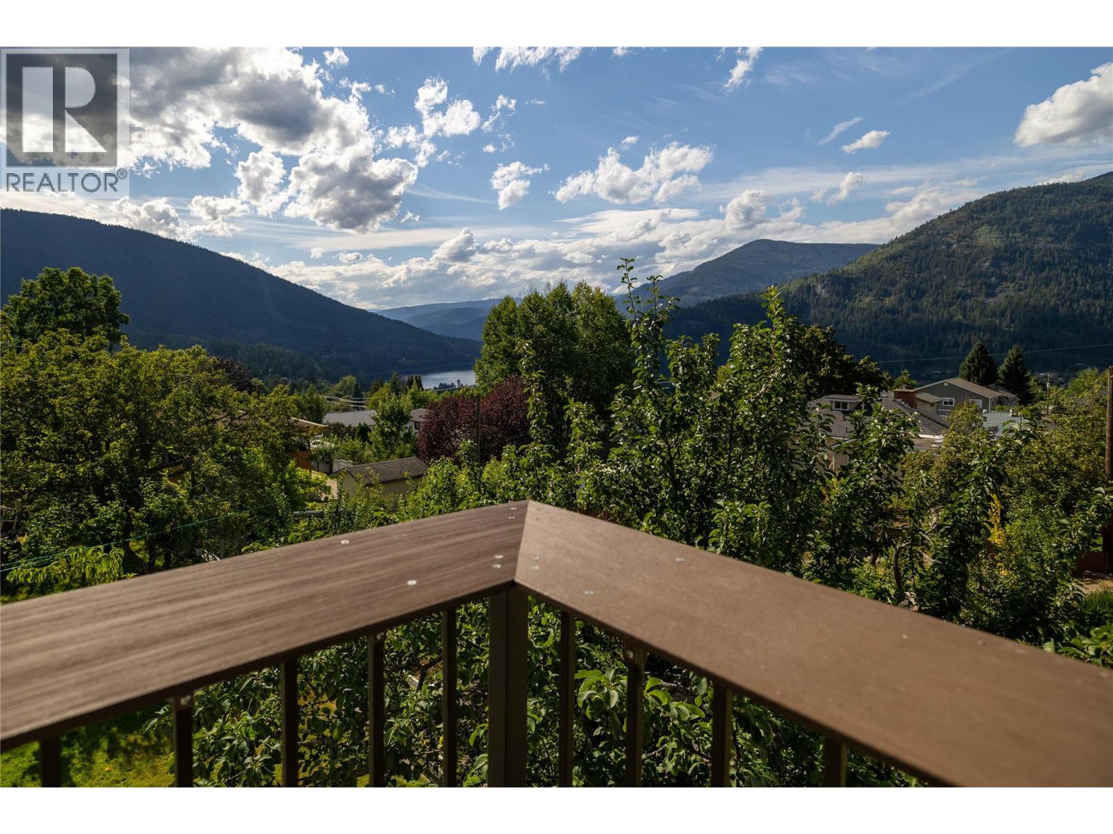 1324 Cedar Street, Nelson, British Columbia  V1L 2E8 - Photo 36 - 10359200