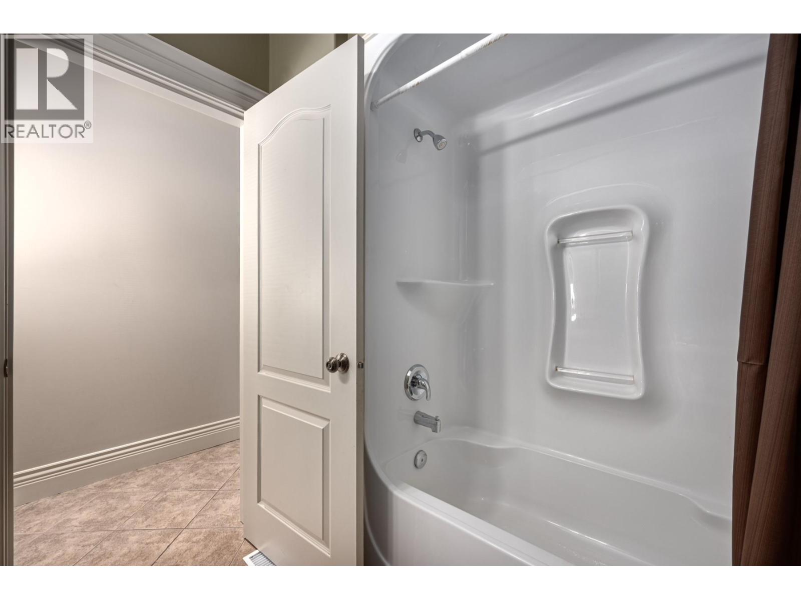 4150 Walters Street, Merritt, British Columbia  V1K 1C6 - Photo 18 - 10362417