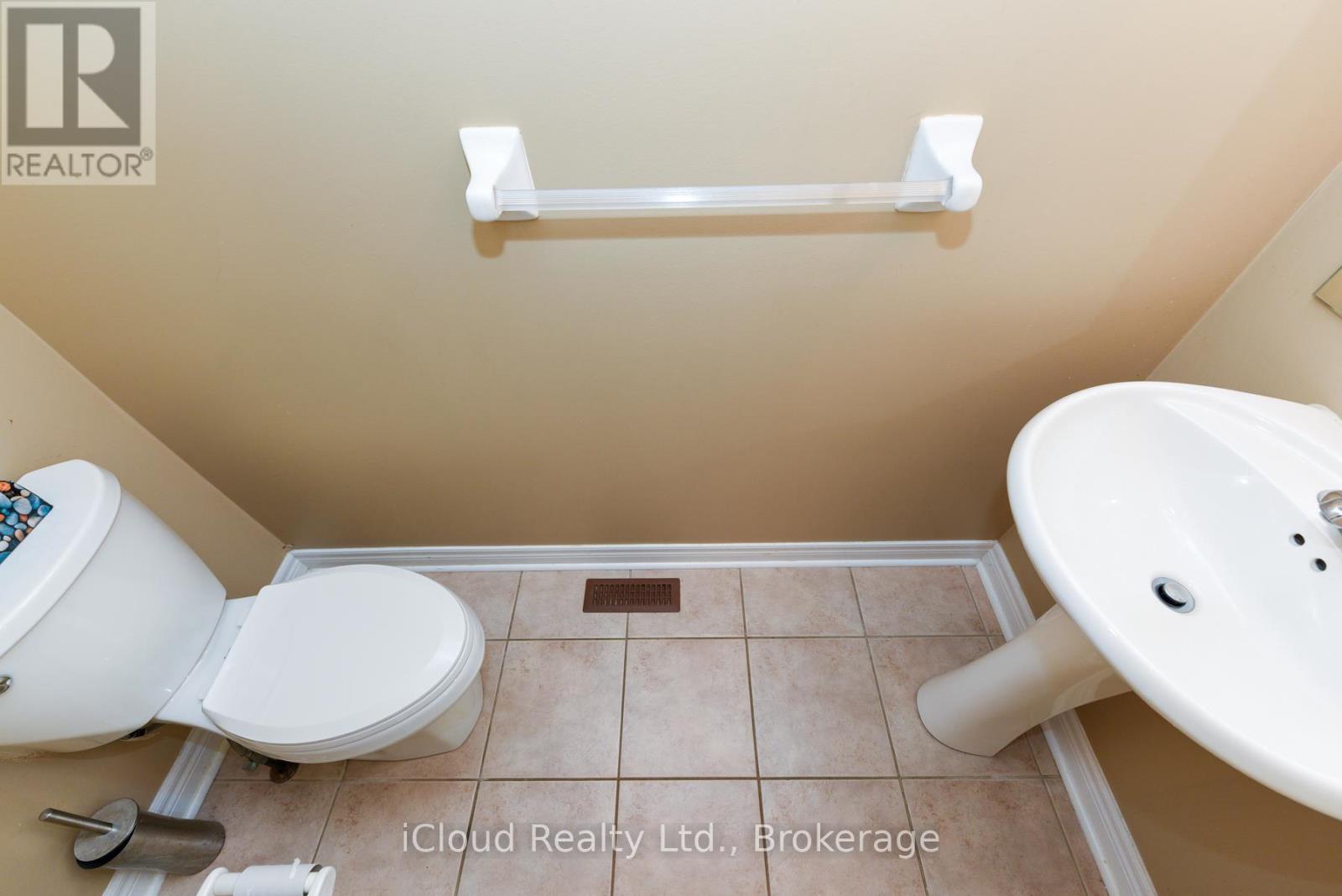 15 Cooperage Street, Brampton, Ontario  L6Y 5J2 - Photo 8 - W12322423